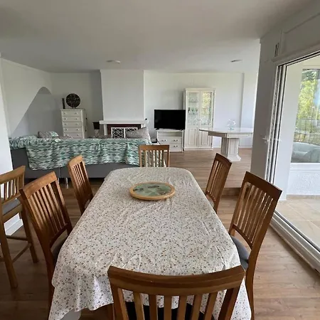 Bonito Duplex En Con Vistas Al Mar Cerca De La Playa Av-31